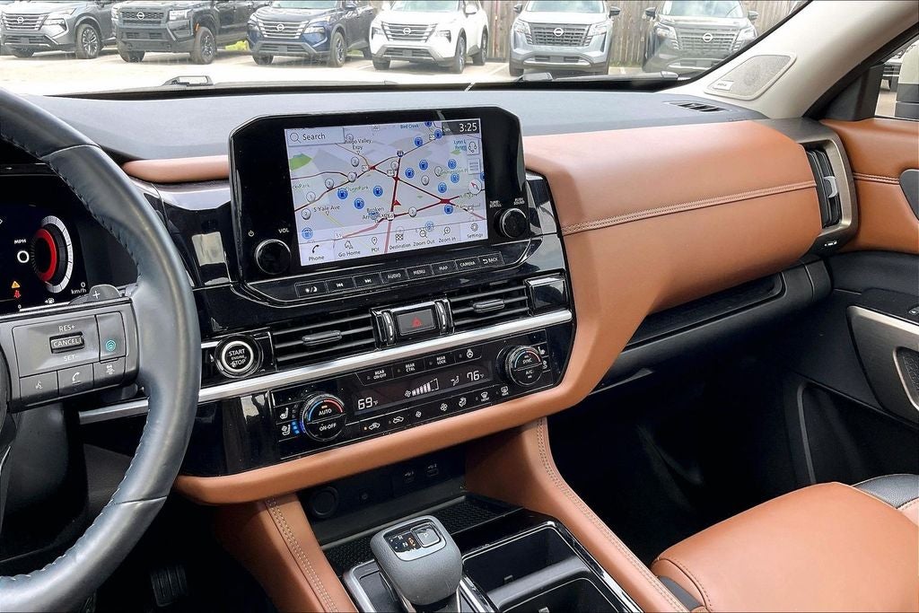 2023 Nissan Pathfinder Platinum