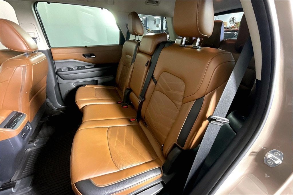 2024 Nissan Pathfinder Platinum