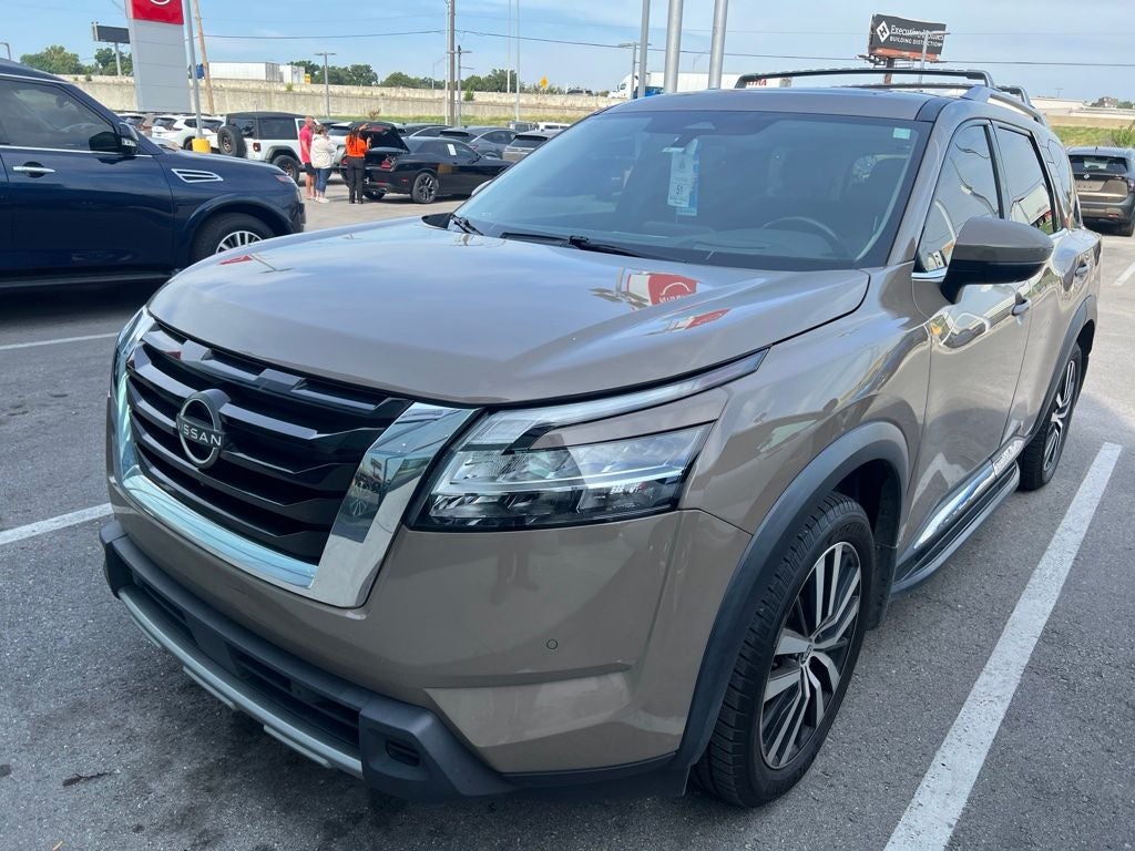 2023 Nissan Pathfinder Platinum