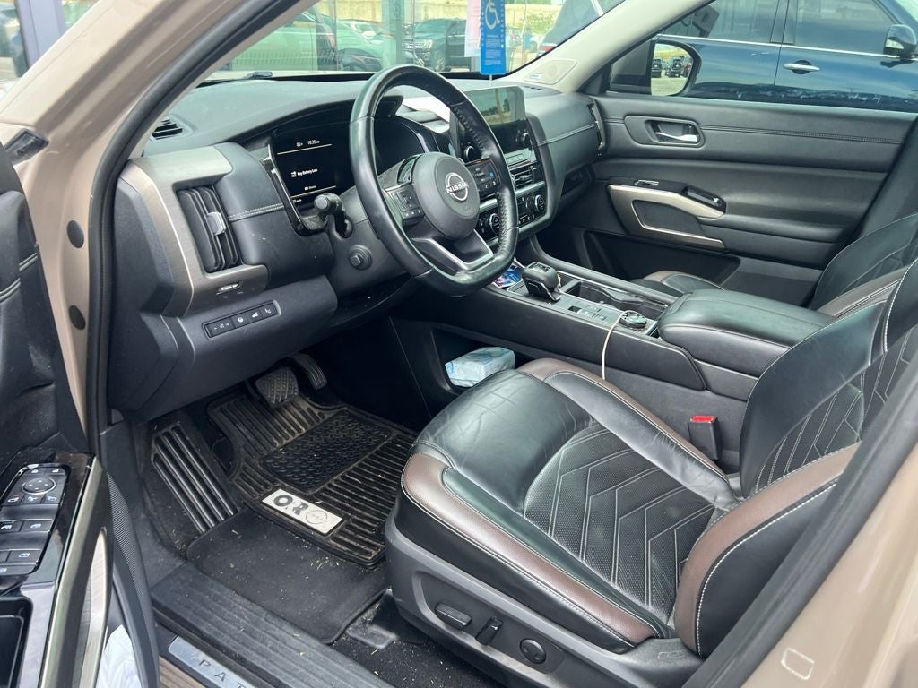2023 Nissan Pathfinder Platinum