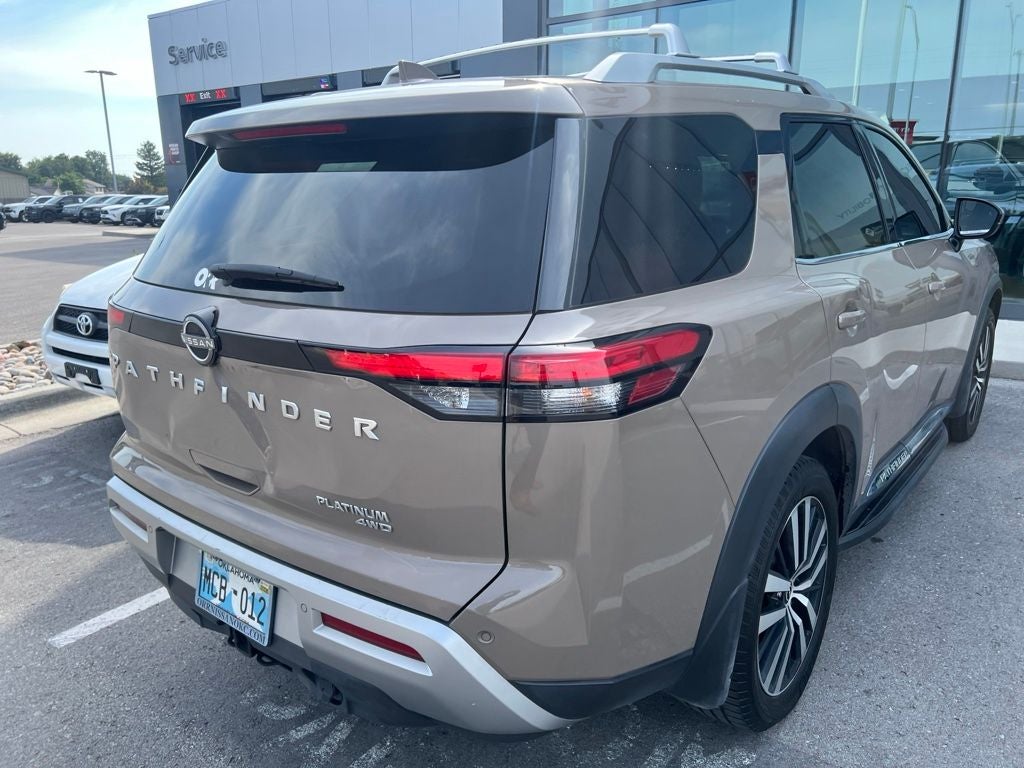 2023 Nissan Pathfinder Platinum