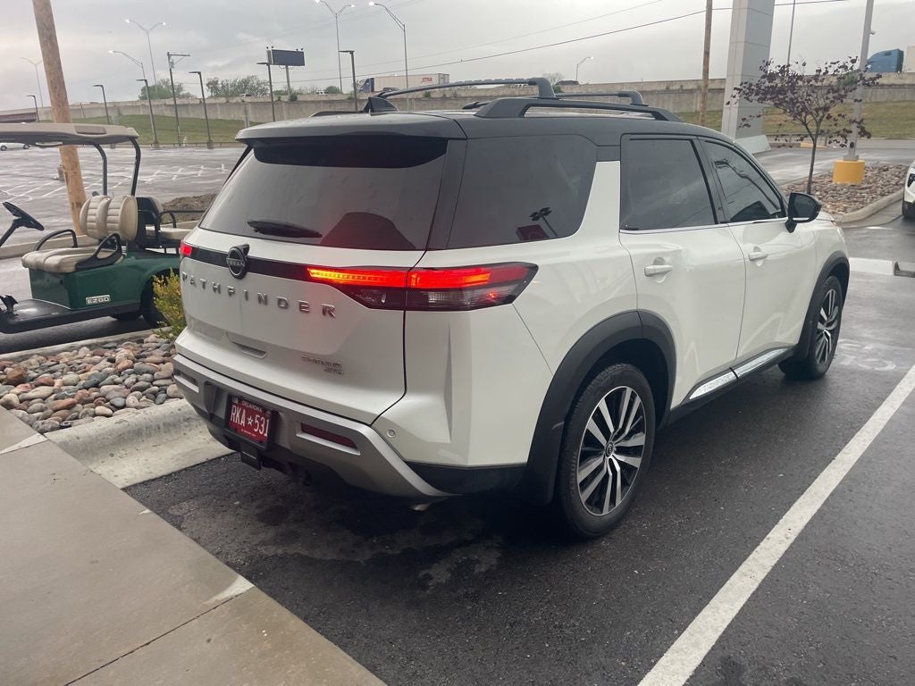 2023 Nissan Pathfinder Platinum