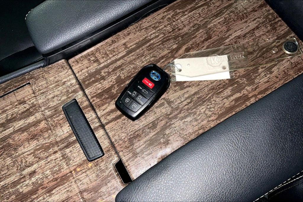 2025 Toyota Sienna Platinum 7 Passenger