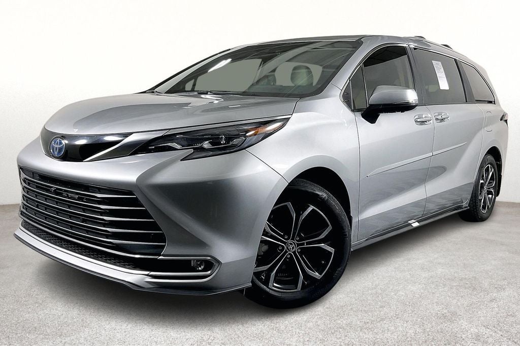 2025 Toyota Sienna Platinum 7 Passenger