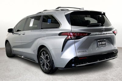 2025 Toyota Sienna Platinum 7 Passenger