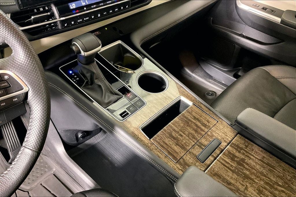 2025 Toyota Sienna Platinum 7 Passenger