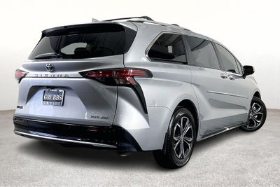 2025 Toyota Sienna Platinum 7 Passenger