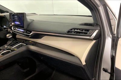 2025 Toyota Sienna Platinum 7 Passenger