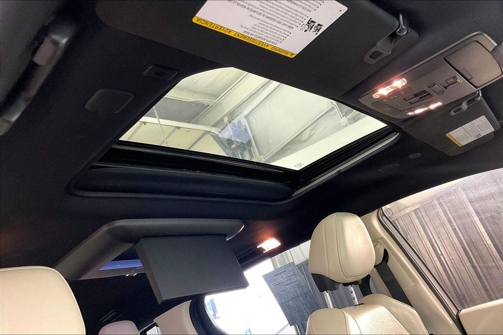 2025 Toyota Sienna Platinum 7 Passenger