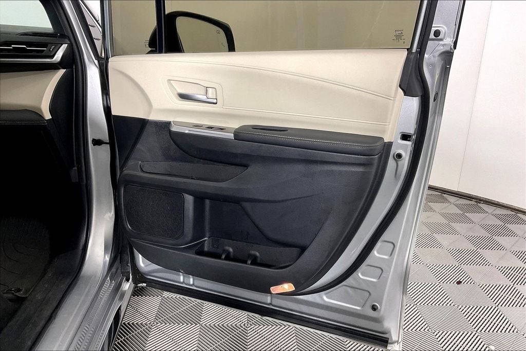 2025 Toyota Sienna Platinum 7 Passenger