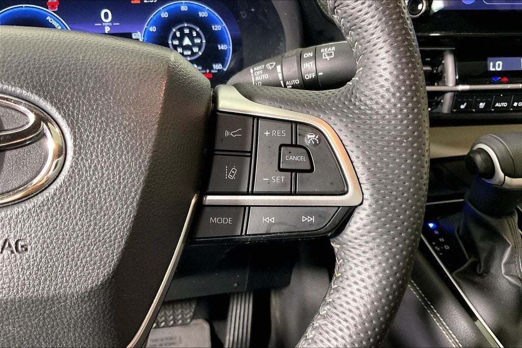 2025 Toyota Sienna Platinum 7 Passenger