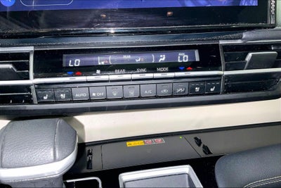 2025 Toyota Sienna Platinum 7 Passenger