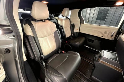 2025 Toyota Sienna Platinum 7 Passenger
