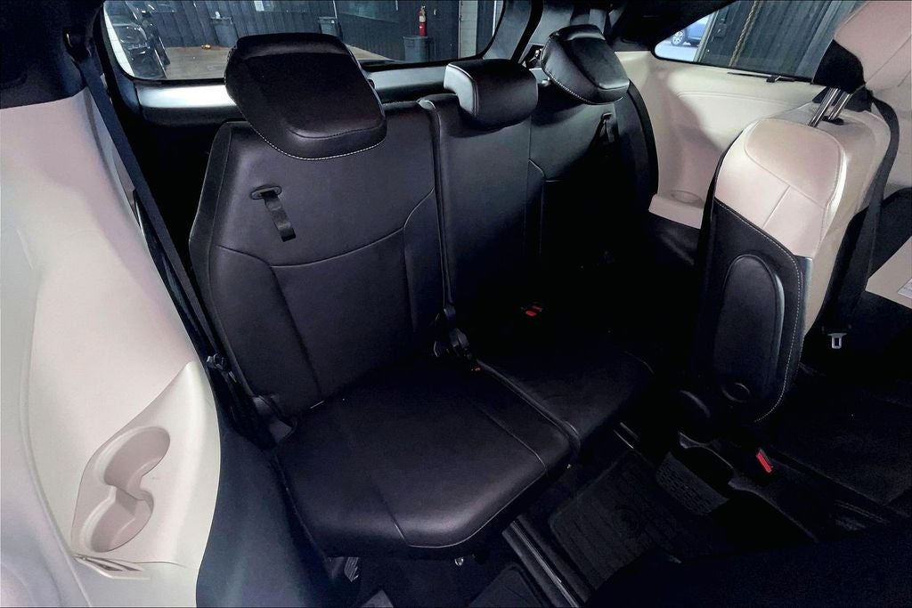 2025 Toyota Sienna Platinum 7 Passenger
