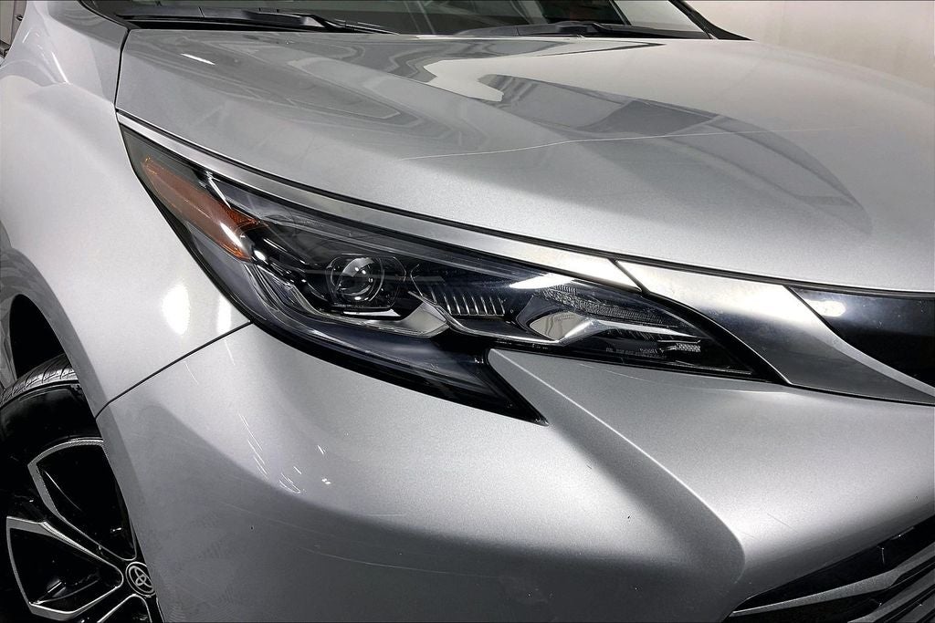 2025 Toyota Sienna Platinum 7 Passenger