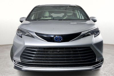 2025 Toyota Sienna Platinum 7 Passenger