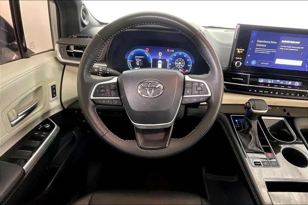 2025 Toyota Sienna Platinum 7 Passenger