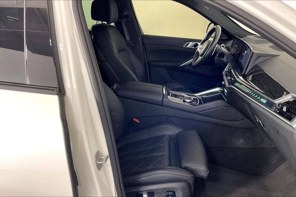 2025 BMW X6 xDrive40i