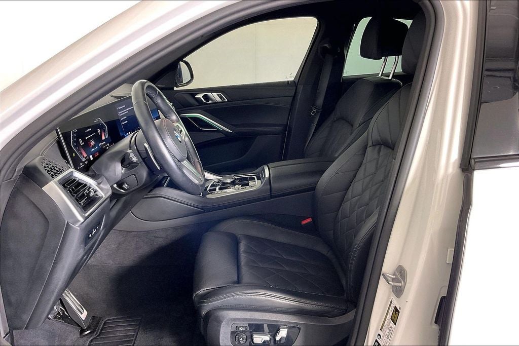2025 BMW X6 xDrive40i