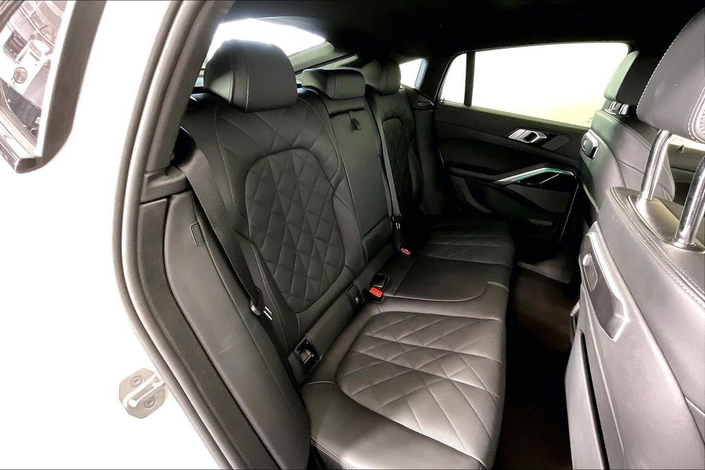 2025 BMW X6 xDrive40i