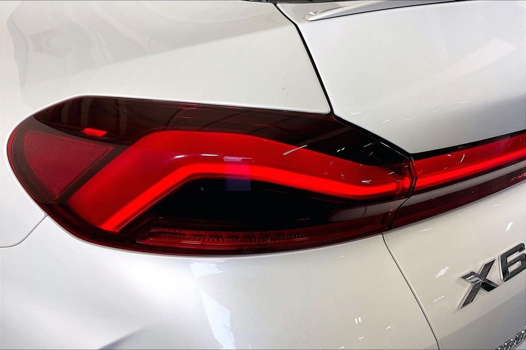 2025 BMW X6 xDrive40i
