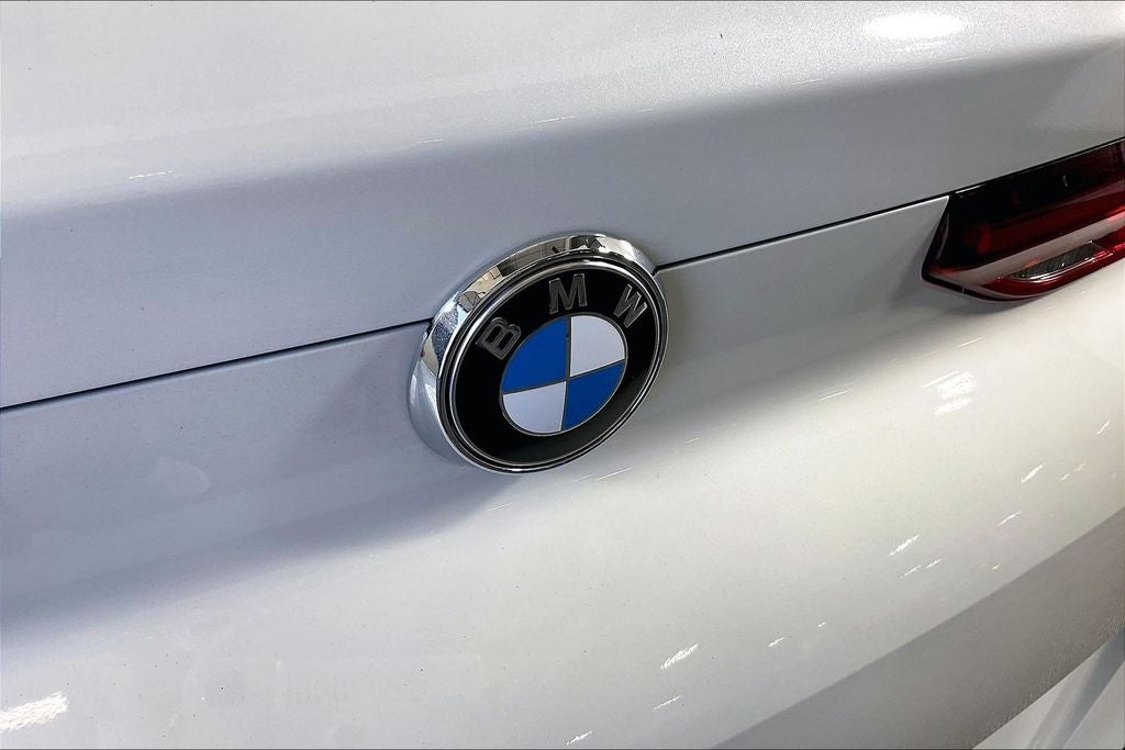 2025 BMW X6 xDrive40i