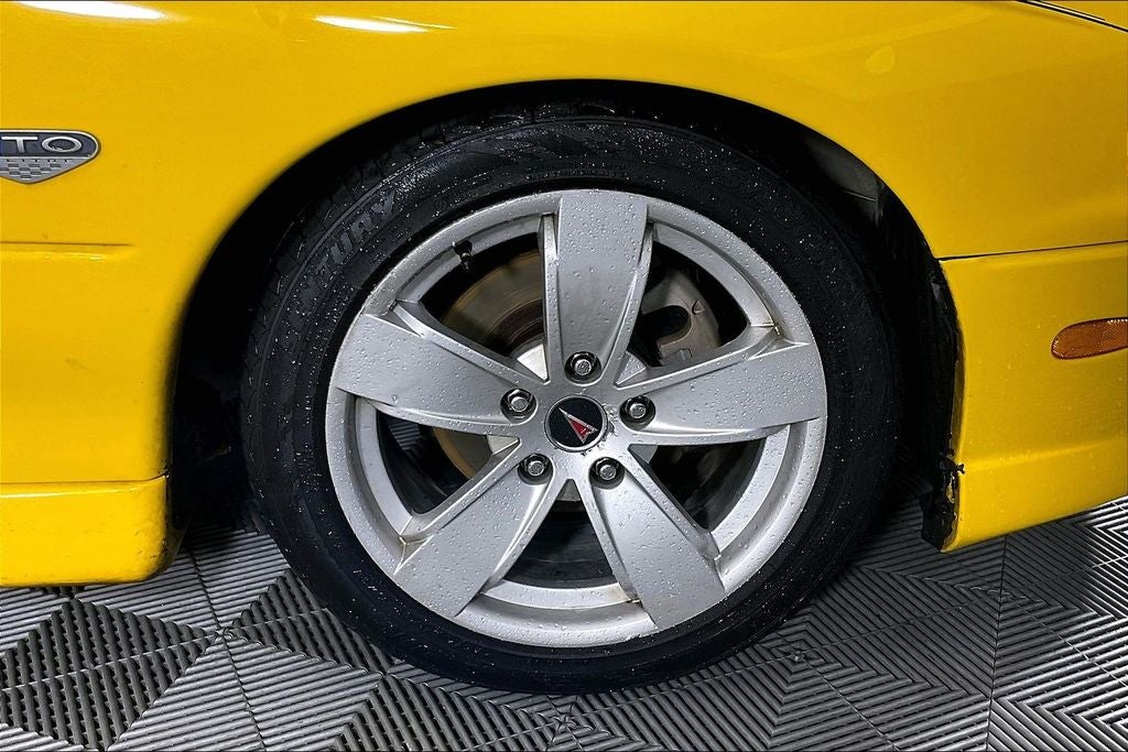 2004 Pontiac GTO Base
