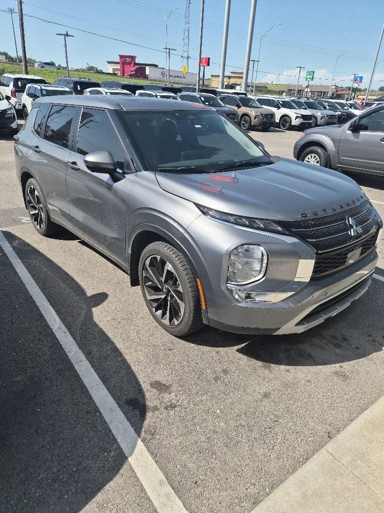 2024 Mitsubishi Outlander SE