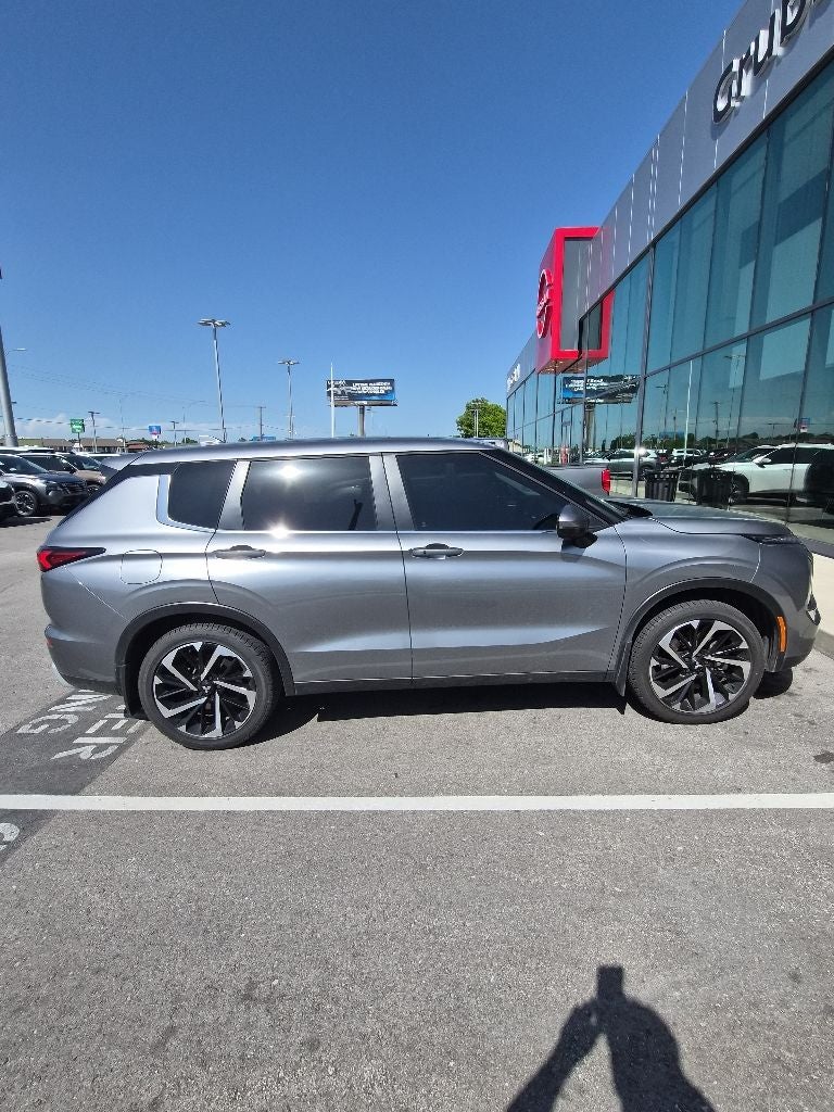 2024 Mitsubishi Outlander SE
