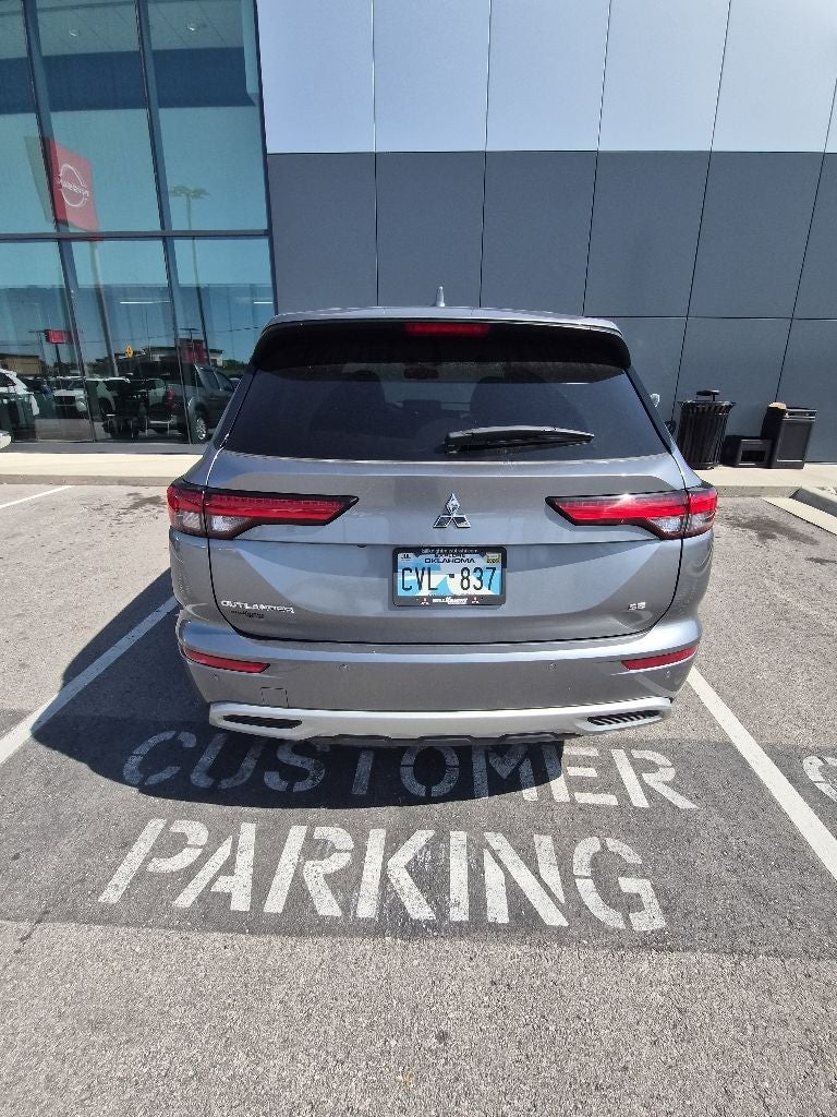 2024 Mitsubishi Outlander SE