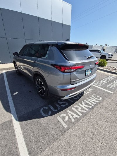 2024 Mitsubishi Outlander SE