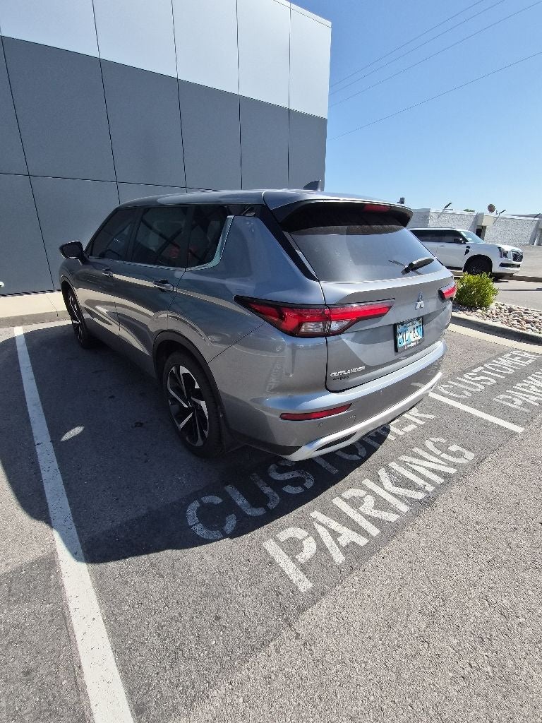 2024 Mitsubishi Outlander SE