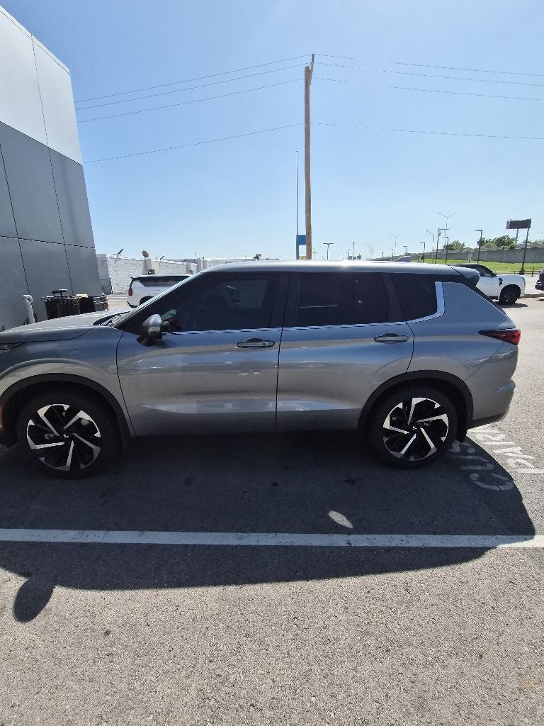 2024 Mitsubishi Outlander SE