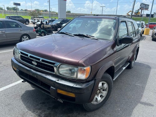 1999 Nissan Pathfinder XE