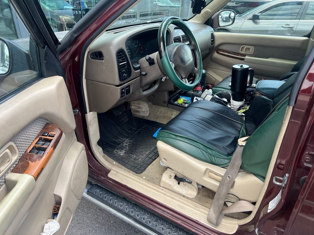 1999 Nissan Pathfinder XE