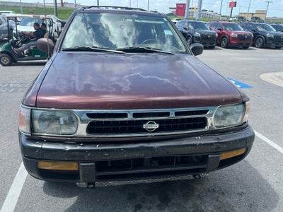 1999 Nissan Pathfinder XE