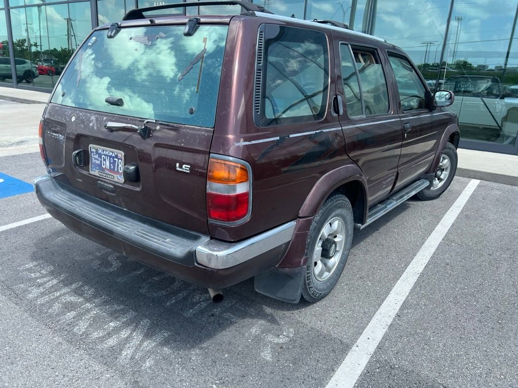 1999 Nissan Pathfinder XE