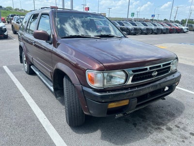 1999 Nissan Pathfinder XE