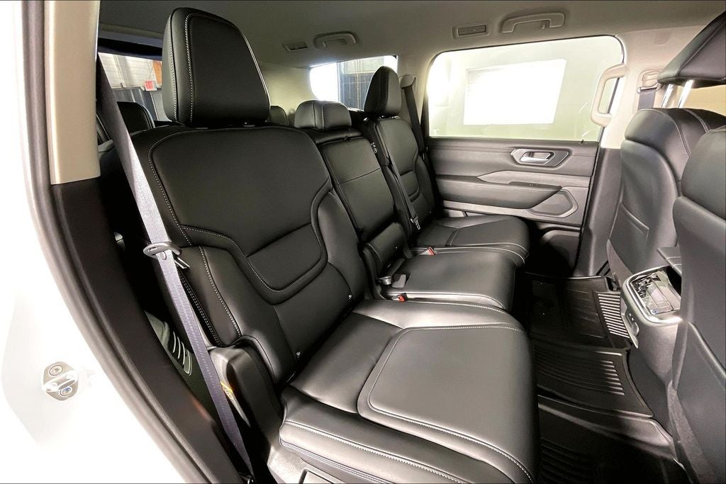 2026 Nissan Armada SV