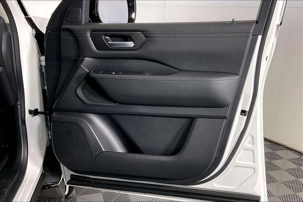 2026 Nissan Armada SV