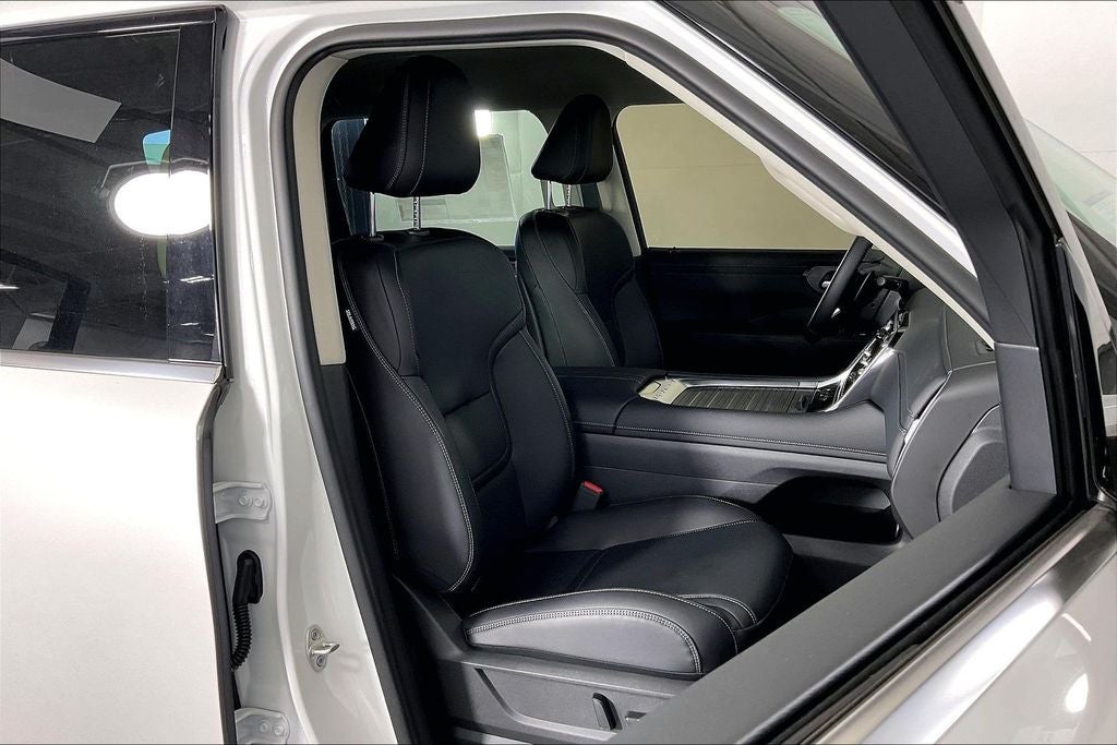 2026 Nissan Armada SV