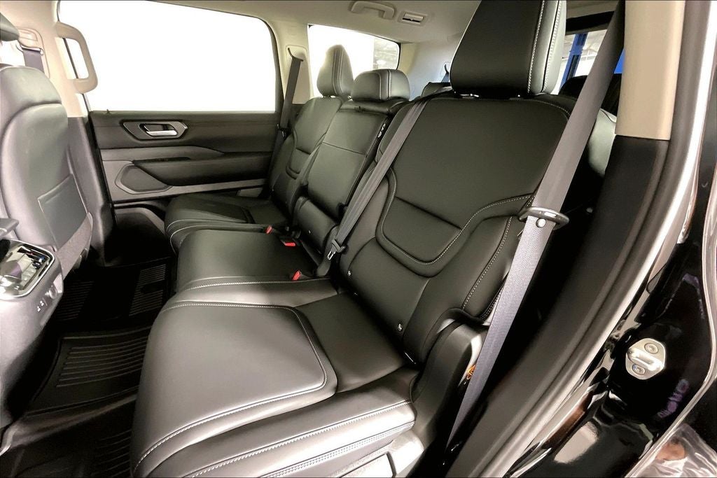 2026 Nissan Armada SV