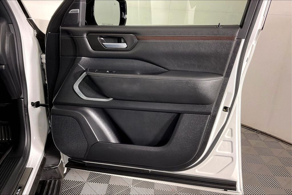 2025 Nissan Armada Platinum Intelligent 4WD
