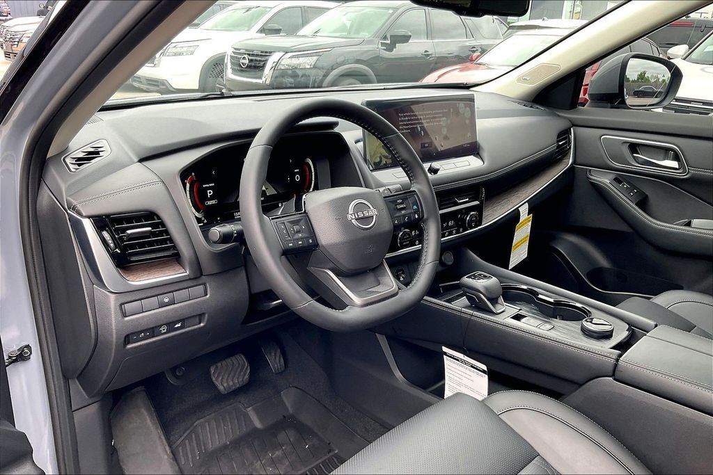 2025 Nissan Rogue Platinum