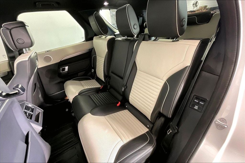 2022 Land Rover Discovery S R-Dynamic