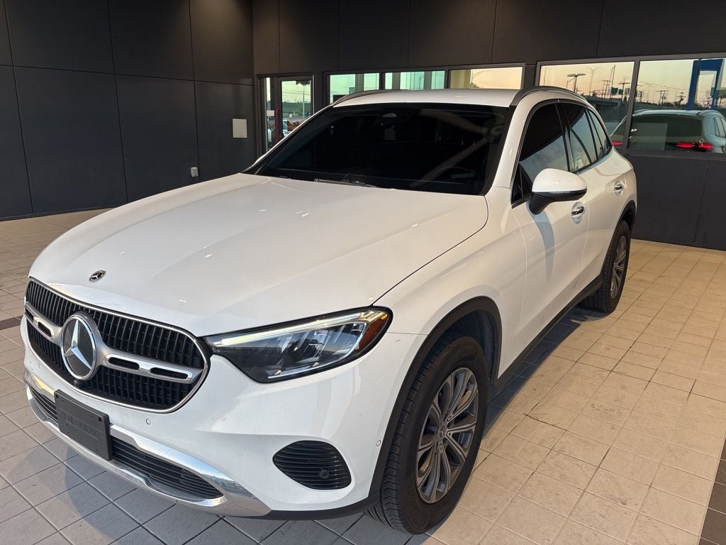 2024 Mercedes-Benz GLC GLC 300's photo