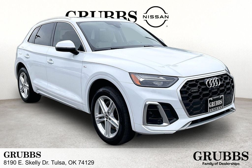 2023 Audi Q5 55 e Premium Plus's photo