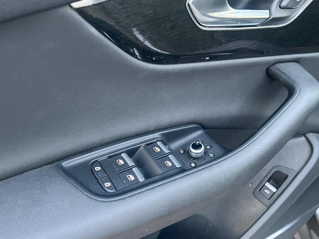 2022 Audi Q7 55 Premium Plus quattro